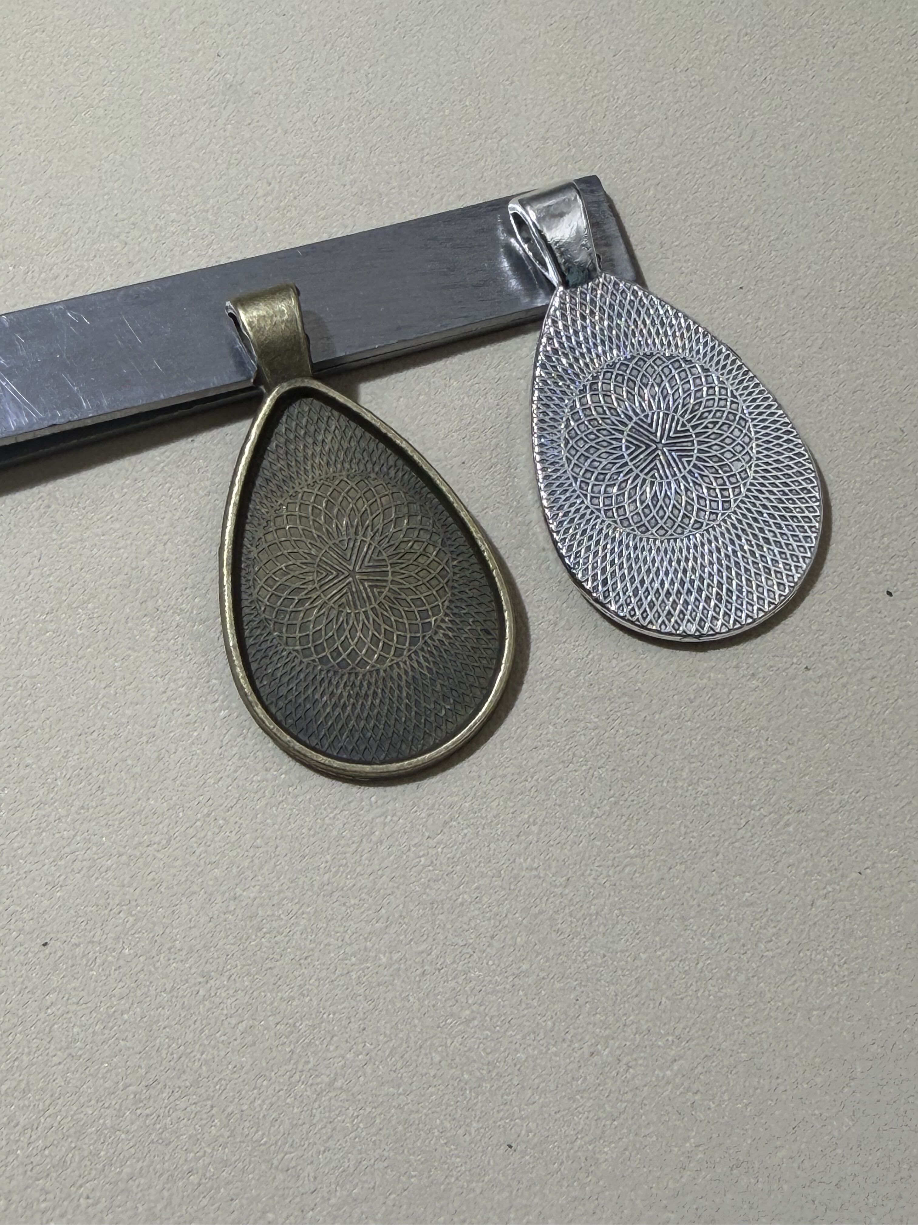 10pcs Drop Inner Size 20x30mm  - Pendant Blank Bezel のレビューと価格