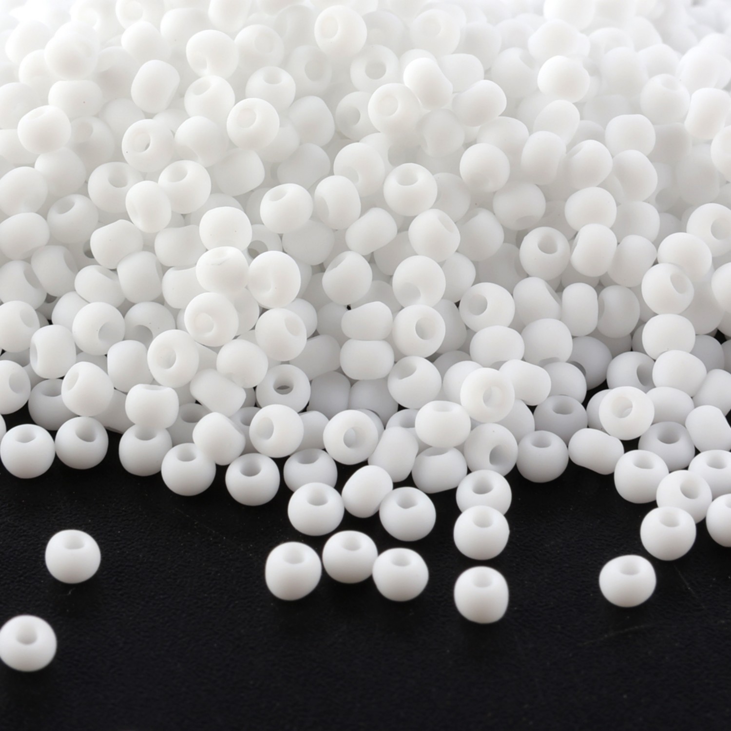 Domestic matte black and white - Seed Bead Tube のレビューと価格