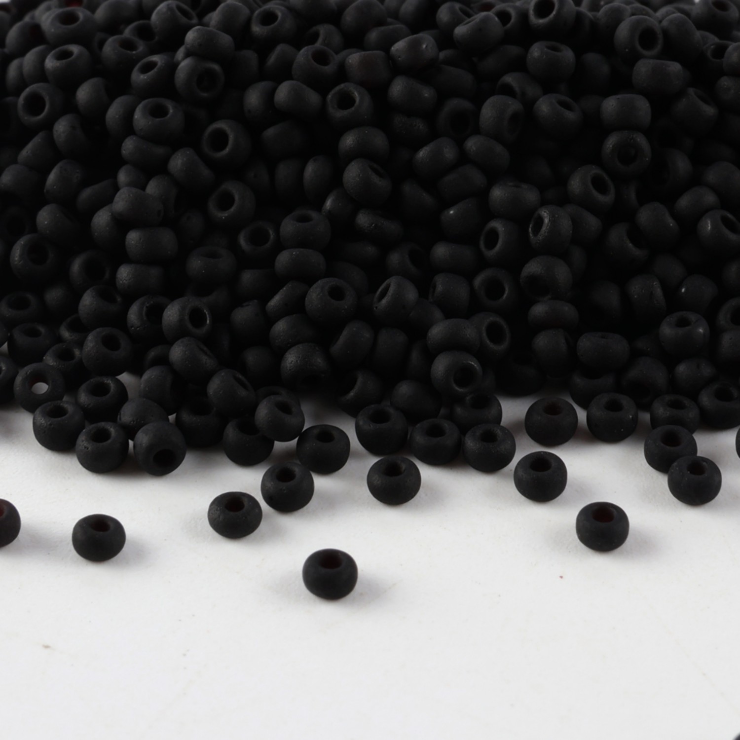 Domestic matte black and white - Seed Bead Tube のレビューと価格